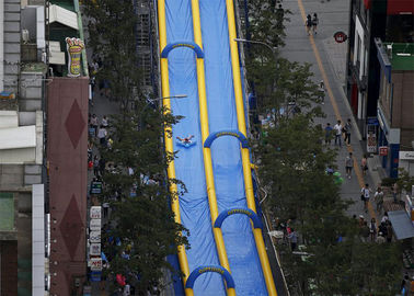 注文の青く巨大で膨脹可能な水スライド都市通りのでき事の長い寿命