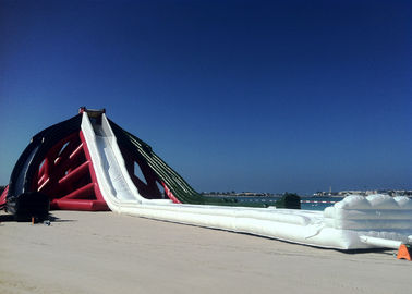 75mの長い外側Bolwerの巨大で膨脹可能な水スライド ポリ塩化ビニールの赤い白