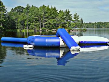 青い屋外の膨脹可能な水トランポリン、湖のためのカスタマイズされた膨脹可能な水おもちゃ