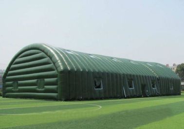 巨大な緑の防水屋外の膨脹可能なテントの封印されていないスポーツ ポリ塩化ビニールの防水シート