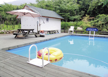 別荘の住宅のポリ塩化ビニールの防水シート 5*30m が付いている長方形の金属フレームのプール