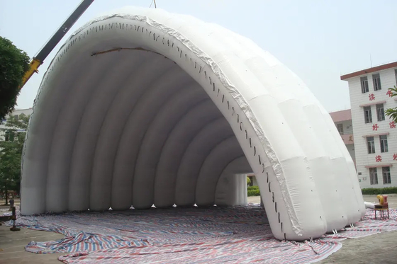 適用範囲が広い大きい屋外のでき事の段階カバー膨脹可能なテントの二重三重のステッチ