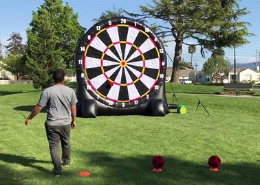 子供および大人の公園、正方形、庭のための球が付いている巨大で膨脹可能なゴルフ投げ矢板