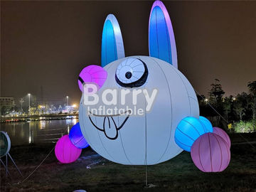 屋外のクリスマスの広告のための美しく膨脹可能なウサギの照明気球