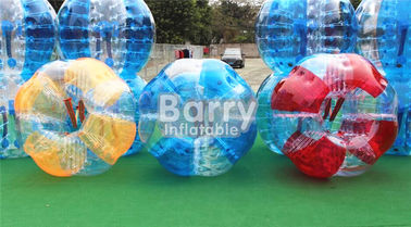 フットボールのための人間によって大きさで分類される多彩なハムスターの泡サッカー ボール
