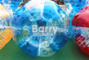 フットボールのための人間によって大きさで分類される多彩なハムスターの泡サッカー ボール