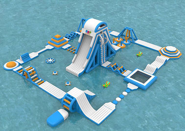海膨脹可能な浮遊水公園、巨大な大人の膨脹可能な水しぶき公園装置