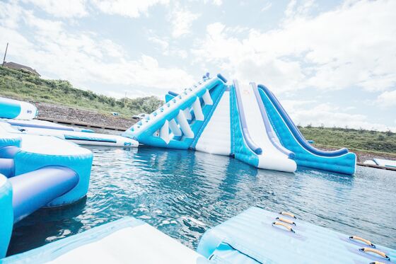 0.9mmポリ塩化ビニールの防水シートホテルのプールのための膨脹可能な浮遊水公園のゲーム