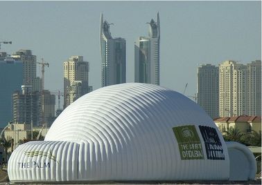 注文の耐久財ポリ塩化ビニールの巨大で膨脹可能なテントは、膨脹可能な空気構造を支えました