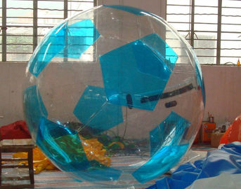 商業大きく膨脹可能な水は巨大な人間水泡球をもてあそびます