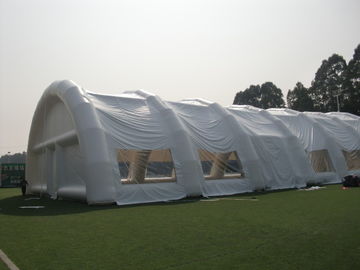 紫外線-膨脹可能なテント耐久ポリ塩化ビニールの膨脹可能な結婚式のテントの外の抵抗