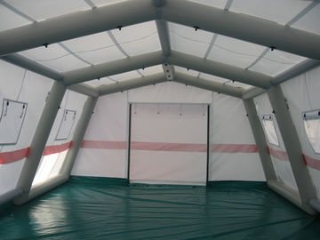 従来の白い病院色の膨脹可能なテント、0.65mm ポリ塩化ビニールの膨脹可能な緊急のテント