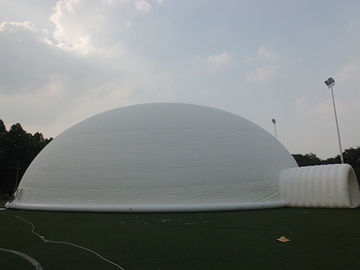 党のための巨大な 0.55mm ポリ塩化ビニールの防水シートの白いドームの Lgloo の膨脹可能なテント