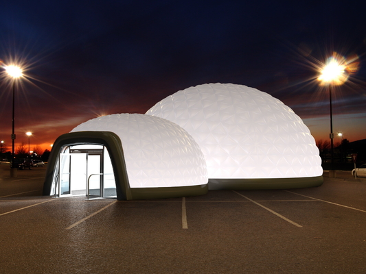 0.45mmポリ塩化ビニールの膨脹可能なドームのテントの空気によって支えられる構造巨人