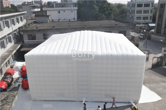 火証拠の白い四角の災害救助のための膨脹可能な立方体のテント