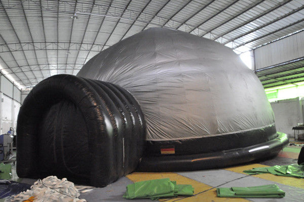 カスタマイズされた防火効力のある 10m 直径のドームの膨脹可能なプラネタリウムのテント