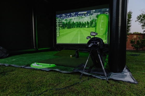 高品質の充電可能なゴルフテント 屋外 室内 充電可能なゴルフ スポーツシミュレーター 部屋 充電可能なゴルフ 打つ檻