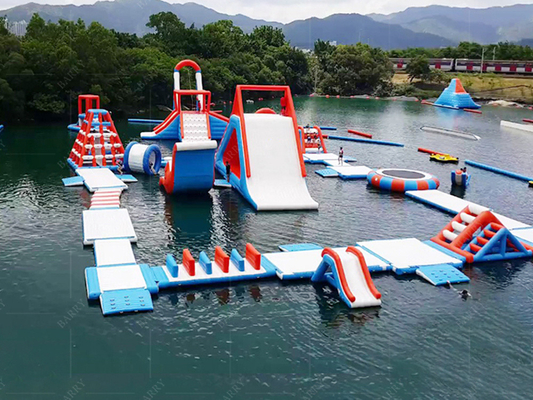 オーダーメイド 浮遊水上遊び場 ウォーターパークの体験に 完璧な追加