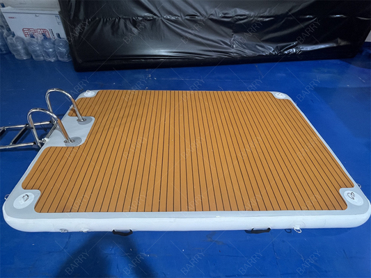 スタッドレスタイヤの階段 3x2x0.2m 充気式ジェットスキードック ボート停泊用ポントン