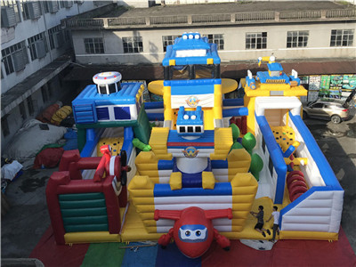 スーパーウィングス 跳ね返る遊び場 テーマパーク カートン 室内充気遊び場