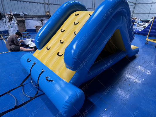 湖インフレータブルウォータータワークライミングスライド、工場直販インフレータブルフローティングウォータースライドウォーターパーク用