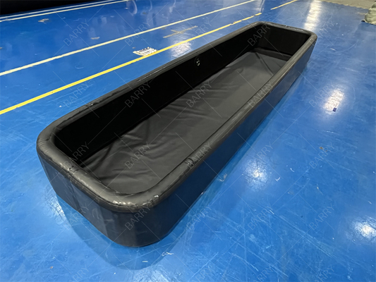 黒い長方形のインフレータブルドロップステッチプール 複数の空気技術 アウトドアインフレータブルプール カスタマイズ