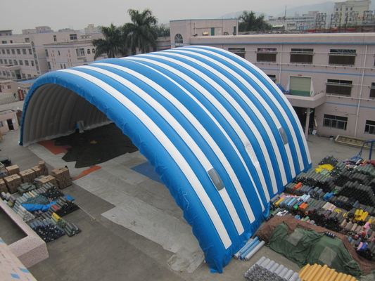 防水屋外のでき事の段階カバー膨脹可能なテント