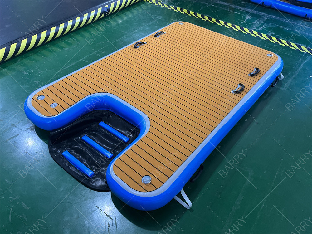 木製の色調整ペットランプ 折りたたむ 湖とプールのためのポータブルドッグランプ