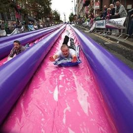 500ft の刺激的で大きく膨脹可能なスライド、3 つの車線長い水都市スライド
