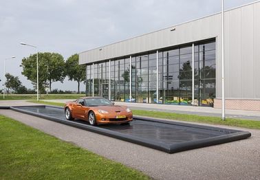 黒い印刷物のカー ウォッシュのマットは原子格納容器の膨脹可能な洗浄パッド/水コレクターに水をまきます