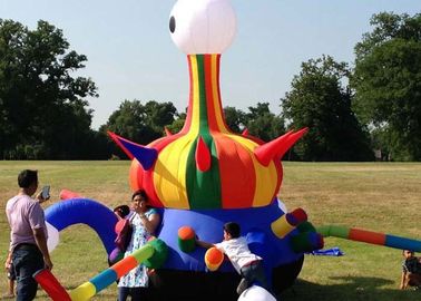 狂気の相互ゲームの演劇のInflatablesのでき事のための大きい塊のつばめの子供
