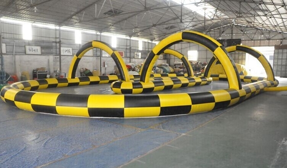18x16x3m Inflatable Race Track Zorb BallはKart Racing Game Obstacle Course行く