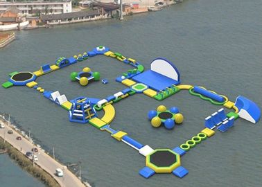 刺激的な裏庭膨脹可能な水公園の使用料、大人のための爆発水公園